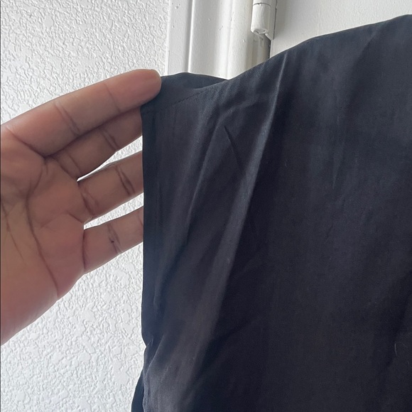 T Tahari Elegant Black Top - Picture 8 of 11